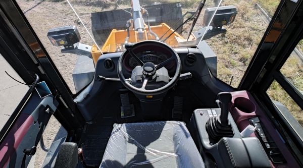 CARGADORA FRONTAL - 7-CDM833.IIN